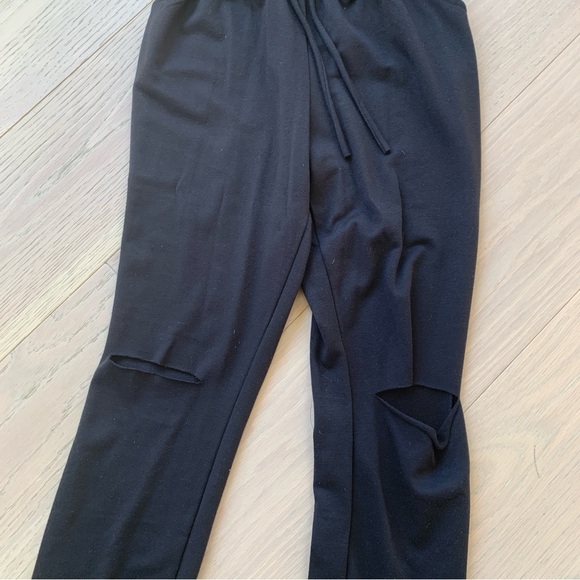 Black catsuit hooded ripped knees - romper - Picture 3 of 7